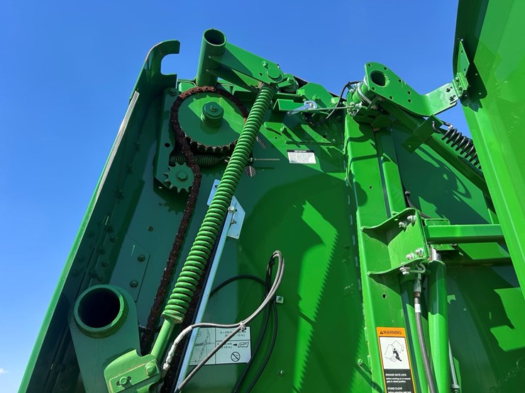 2022-john-deere-560r-image-27