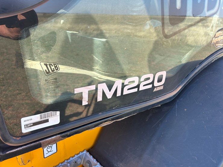 jcb-tm220-image-16