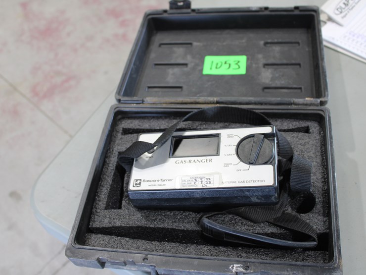 #1053-•-bascom-turner-natural-gas-detector-image-1