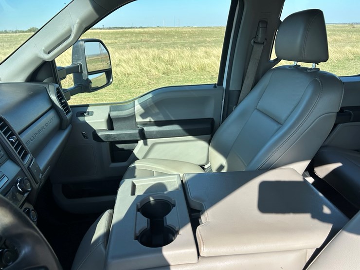2017-ford-f550-image-23