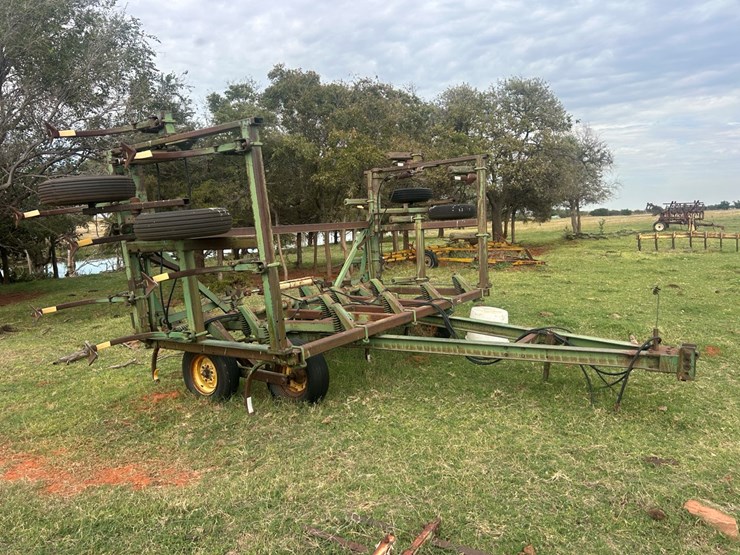 john-deere-1610-image-1