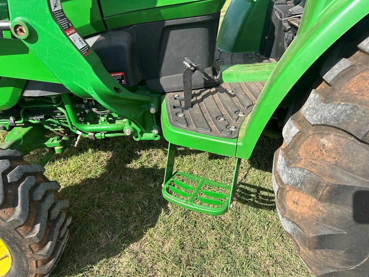 john-deere-4066m-image-10