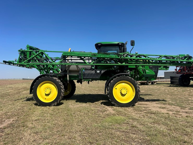 2021-john-deere-r4038-image-2