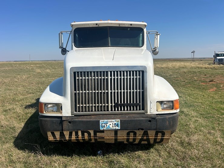1990-international-9000-image-2
