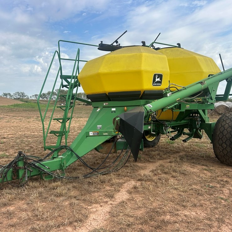 JOHN DEERE 1900