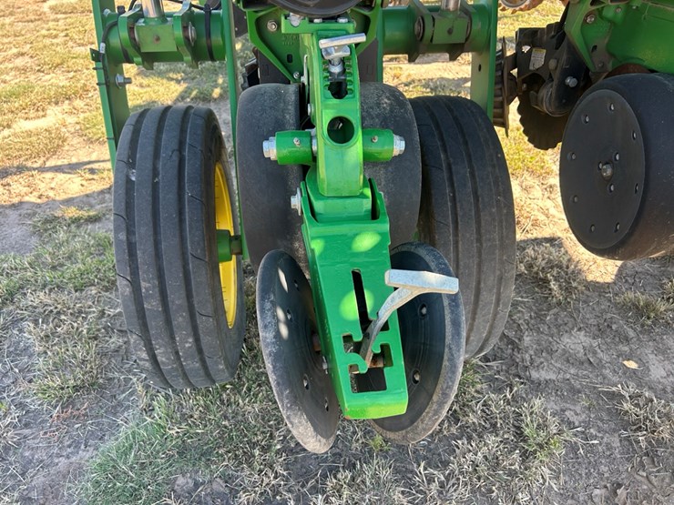 2021-john-deere-1775nt-image-5