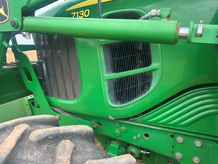 john-deere-7130-image-39