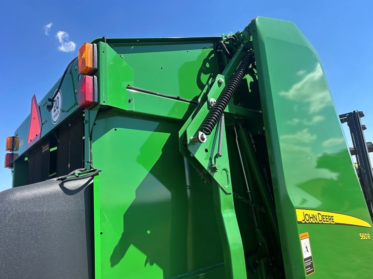 2022-john-deere-560r-image-9
