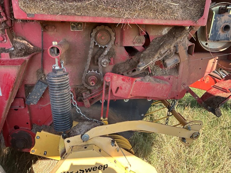 2009-new-holland-br7090-image-7