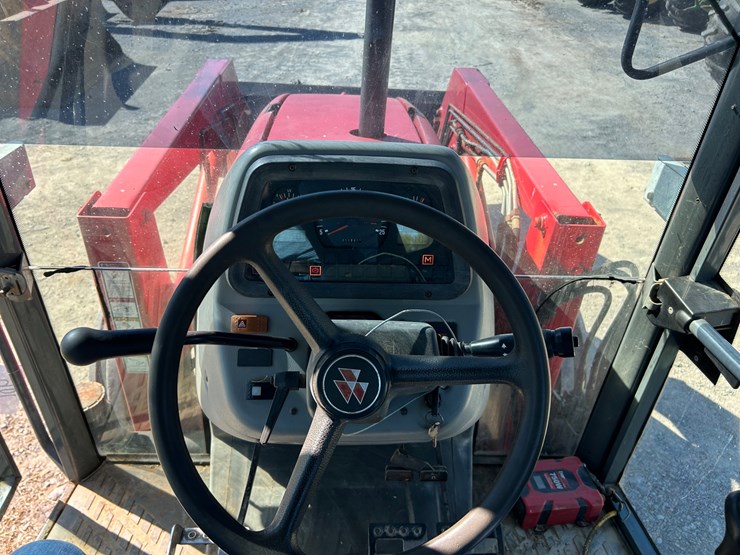 massey-ferguson-4235-image-16