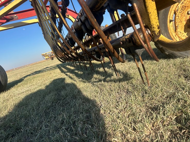 new-holland-258-image-9