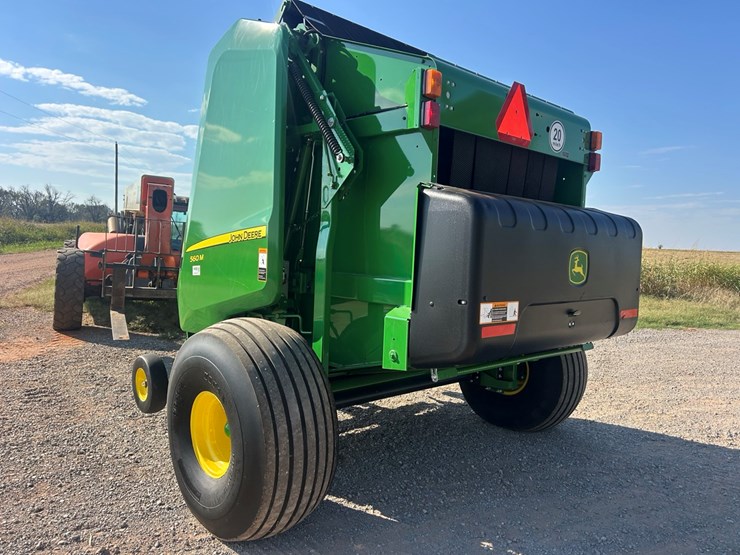 2023-john-deere-560m-image-3