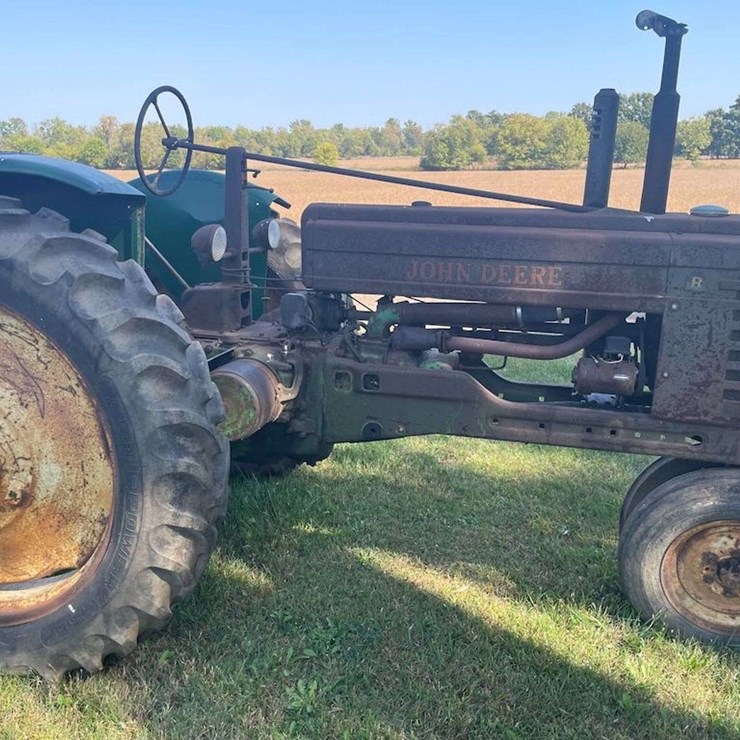 JOHN DEERE B