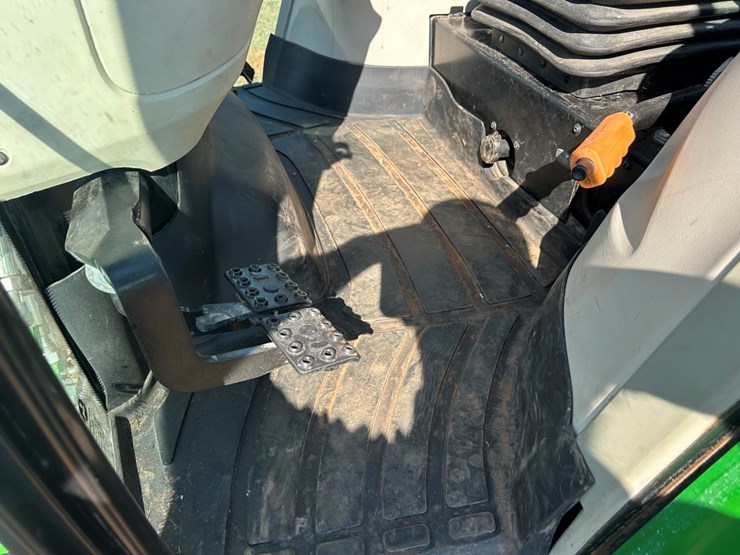 john-deere-4066r-image-18