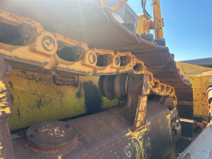 komatsu-d65ex-image-16