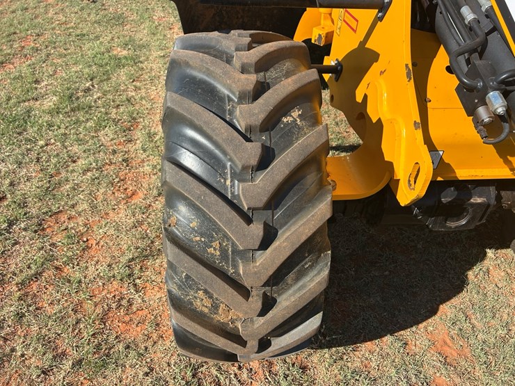 jcb-tm220-image-12