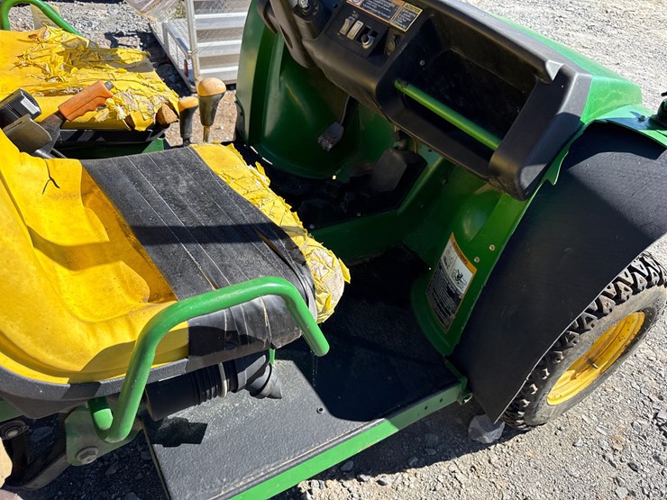john-deere-gator-image-6