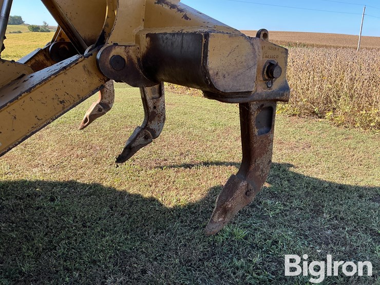 2013-caterpillar-d6t-xl-image-9