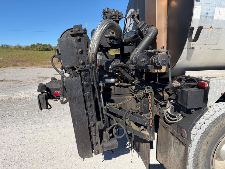 ford-f700-image-17