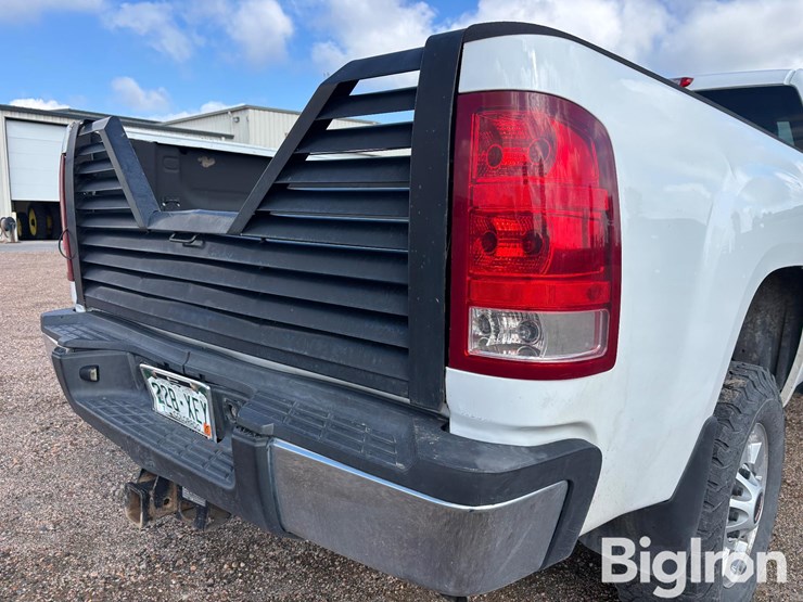2011-gmc-sierra-2500-image-17