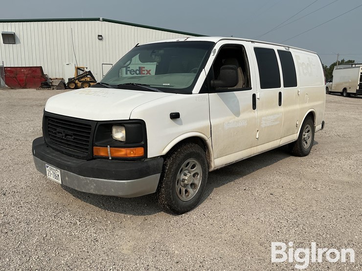 2009-chevrolet-express-1500-image-1