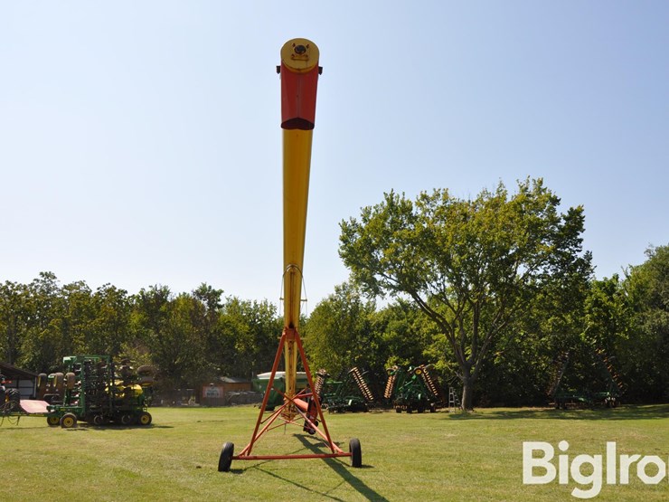 westfield-mk100-71-10"x71'-swing-away-auger-image-6