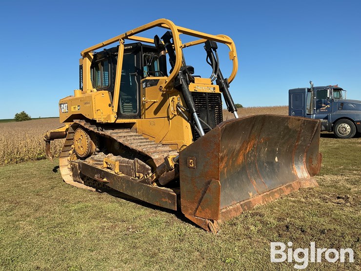 2013-caterpillar-d6t-xl-image-3