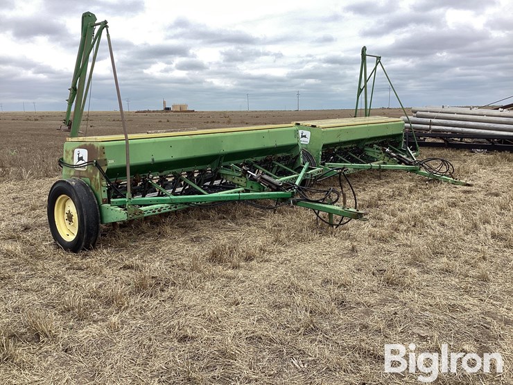 john-deere-8300-image-3