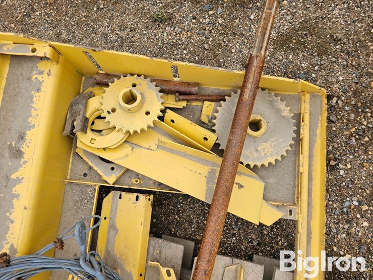 new-holland-tr75-image-13