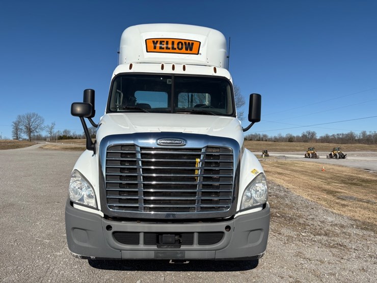#29377-•-2018-freightliner-cascadia-tandem-axle-truck-tract-image-5