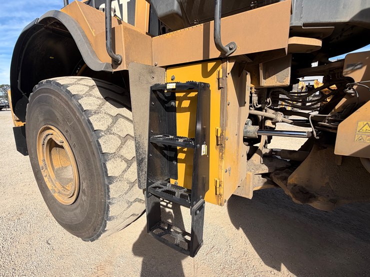 caterpillar-966m-image-36