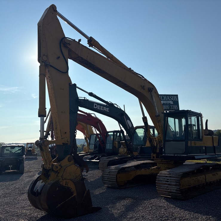 KOMATSU PC220 LC-3