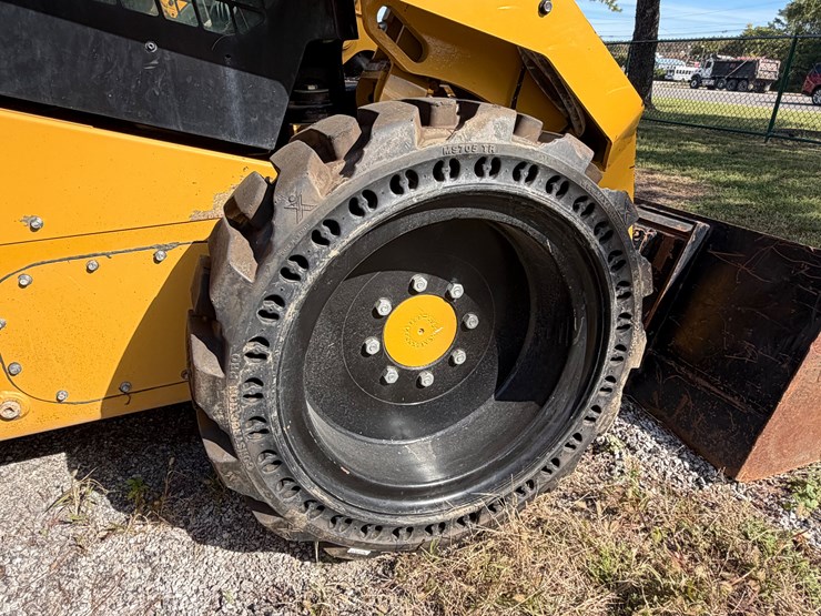 caterpillar-262d3-image-12