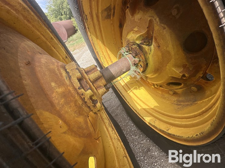 1996-john-deere-8400-image-16