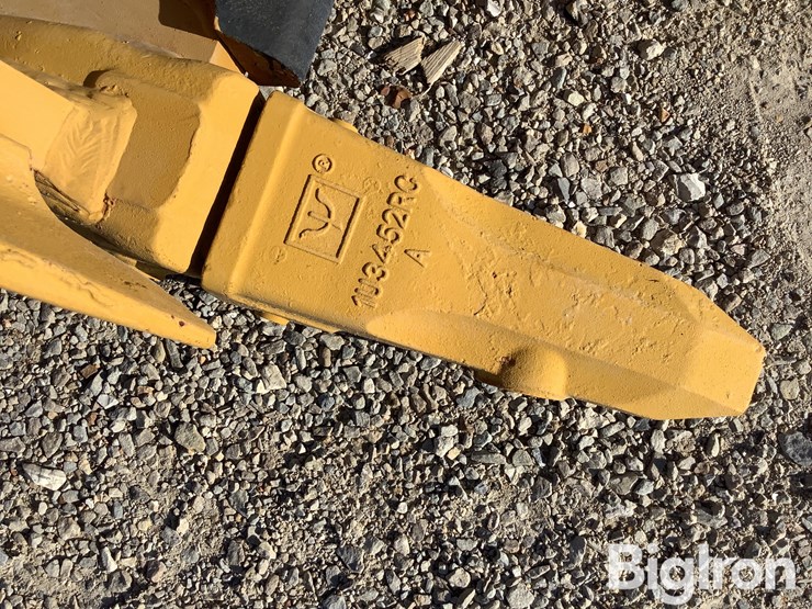 2024-caterpillar-336-image-15