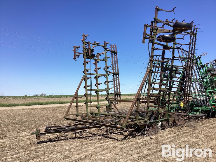 john-deere-1010-image-1