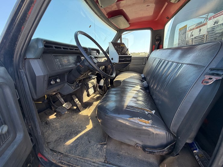 ford-f700-image-21