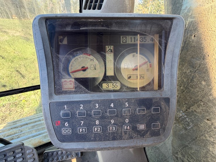 deere-200-lc-image-41