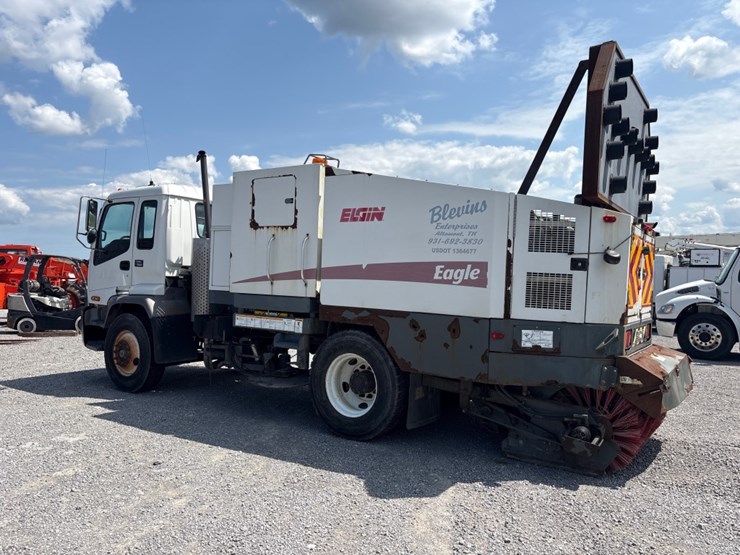 2009-gmc-t7500-image-4