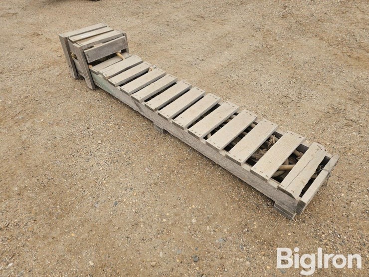 new-holland-l785-image-1