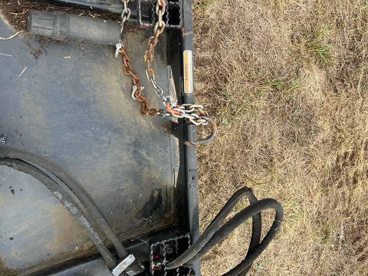 2019-john-deere-15-image-18