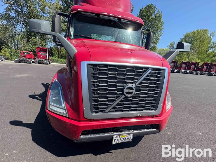 2018-volvo-vnr42t-truck-tractor-image-11
