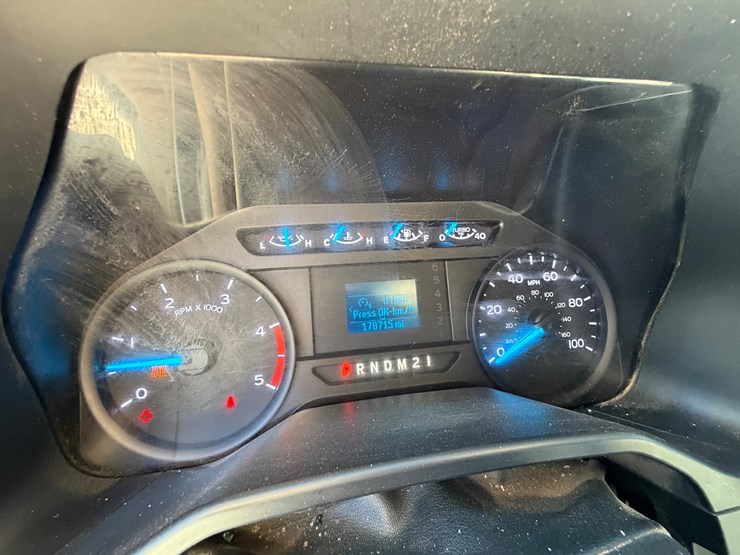 2017-ford-f450-xl-image-32