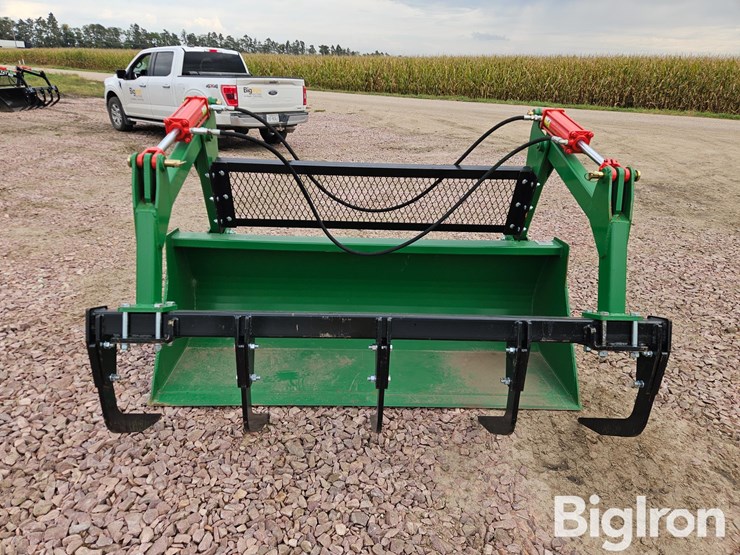 2024-john-deere-158-image-2