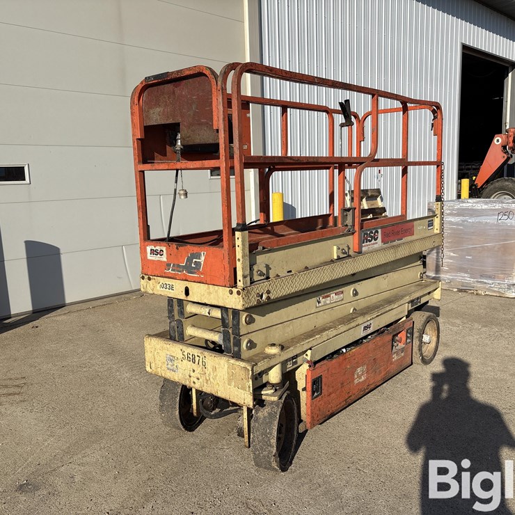 JLG 2033E
