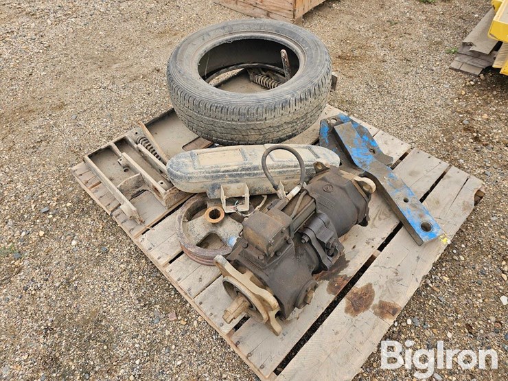new-holland-l775-image-7
