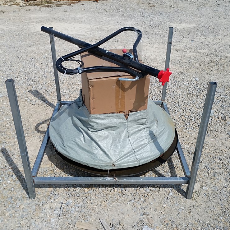 #L39-014 • Landhonor Walk-Behind Power Trowel