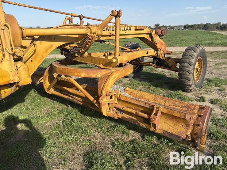 caterpillar-12-image-11