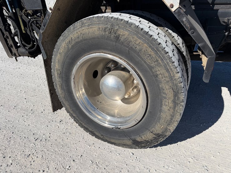 ford-f700-image-15