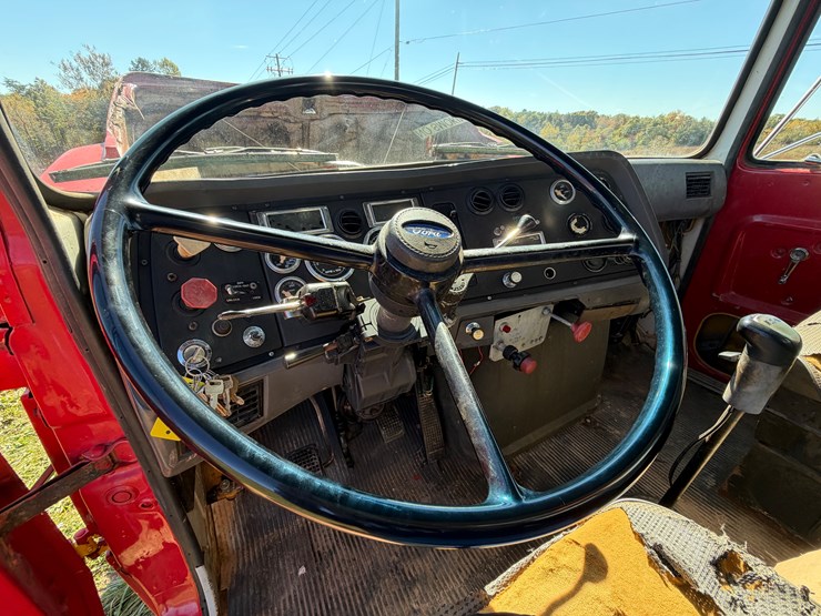 ford-l9000-image-51